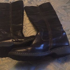 Born knee high black side zipper boots